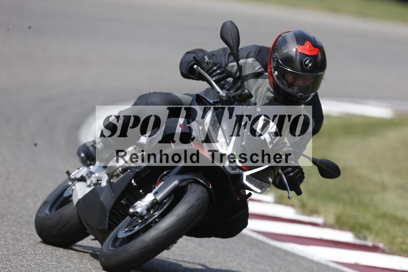 Archiv-2025/49 26.08.2025 Cornu Master School ADR/blau-bleu/14